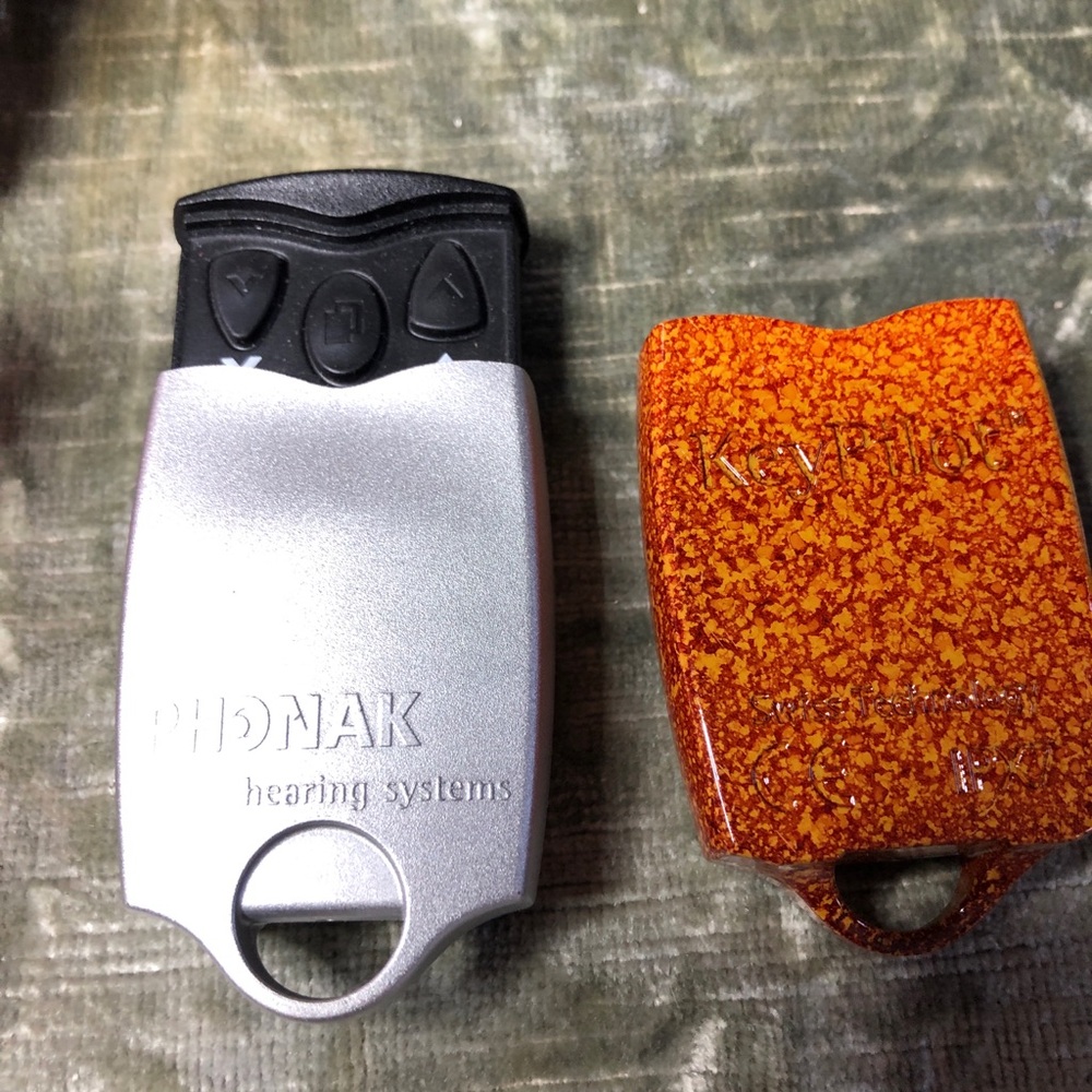 KeyPilot2 Remote Control - Silver and Orange - Picture 3 of 8
